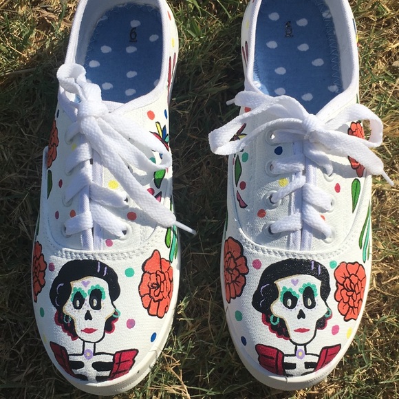 Hand painted Sugar Skulls/Catrina Shoes - Picture 1 of 2